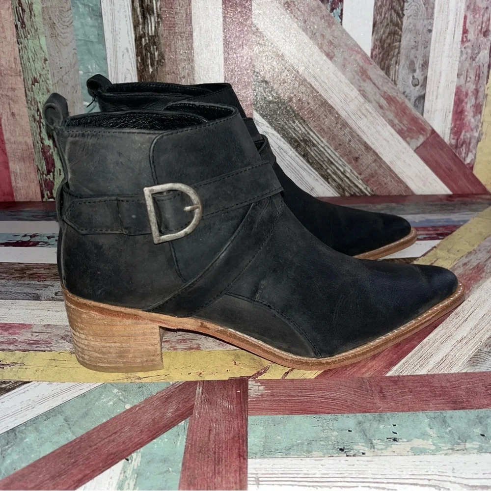 Free People Back Loop Ankle Boots W/Cross Straps & Buckle Black Leather EUC 7.5 - Picture 6 of 11